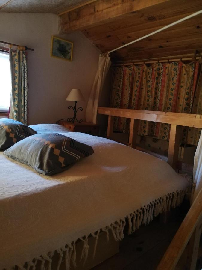 Logement atypique et cosy avec petit déjeuner, 2 nuits minimum Saint-Étienne-les-Orgues Esterno foto